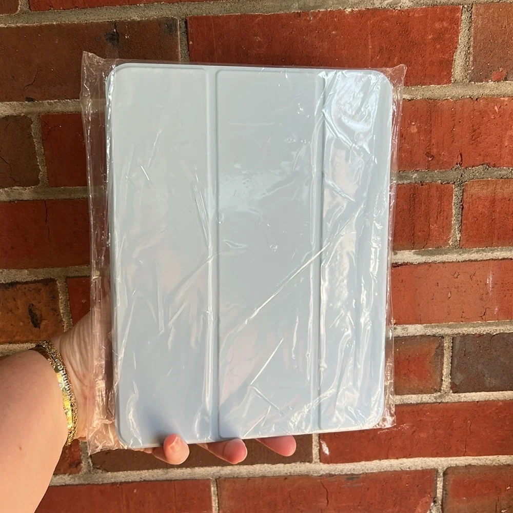 ✨BNWT - Apple iPad Pro 11” Case 2024 (M4, 5th Gen) Pencil Holder - Light Blue✨
